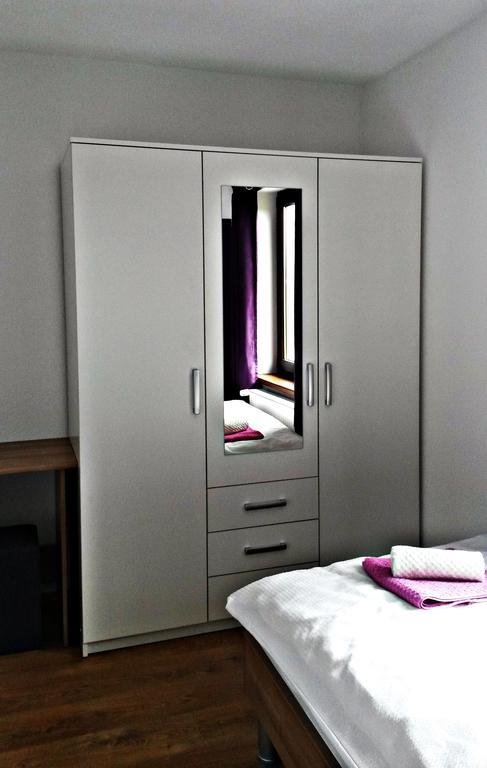 Apartment Lipa Irinovac Екстер'єр фото